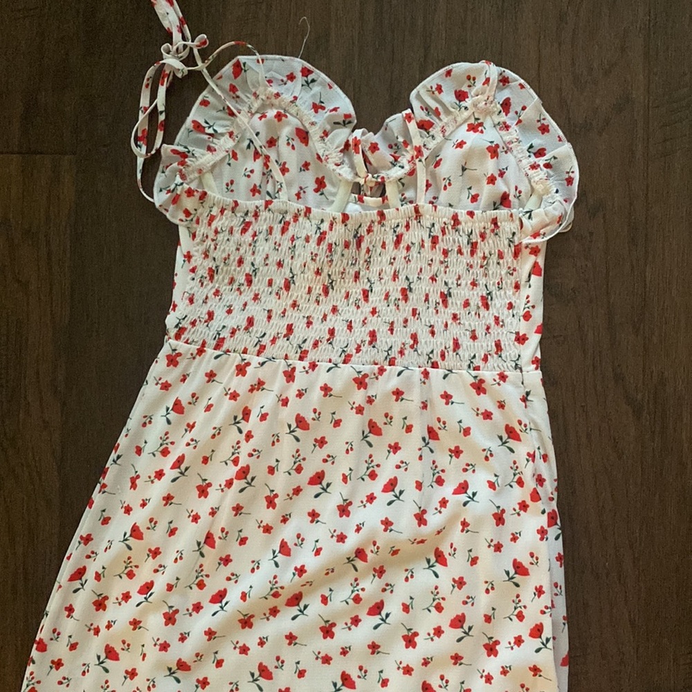 Gorgeous like new designer maxi dress. Lined flattering TRENDYcomfy and original - Picture 4 of 4